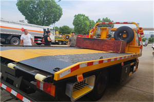 融安附近拖车电话号码服务